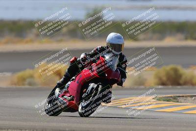 media/Oct-08-2022-SoCal Trackdays (Sat) [[1fc3beec89]]/Turn 14 (1050am)/